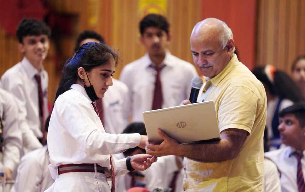 दिल्ली के प्राइवेट स्कूलों ने भी अपनाया केजरीवाल सरकार का बिज़नेस ब्लास्टर्स प्रोग्राम : मनीष सिसोदिया